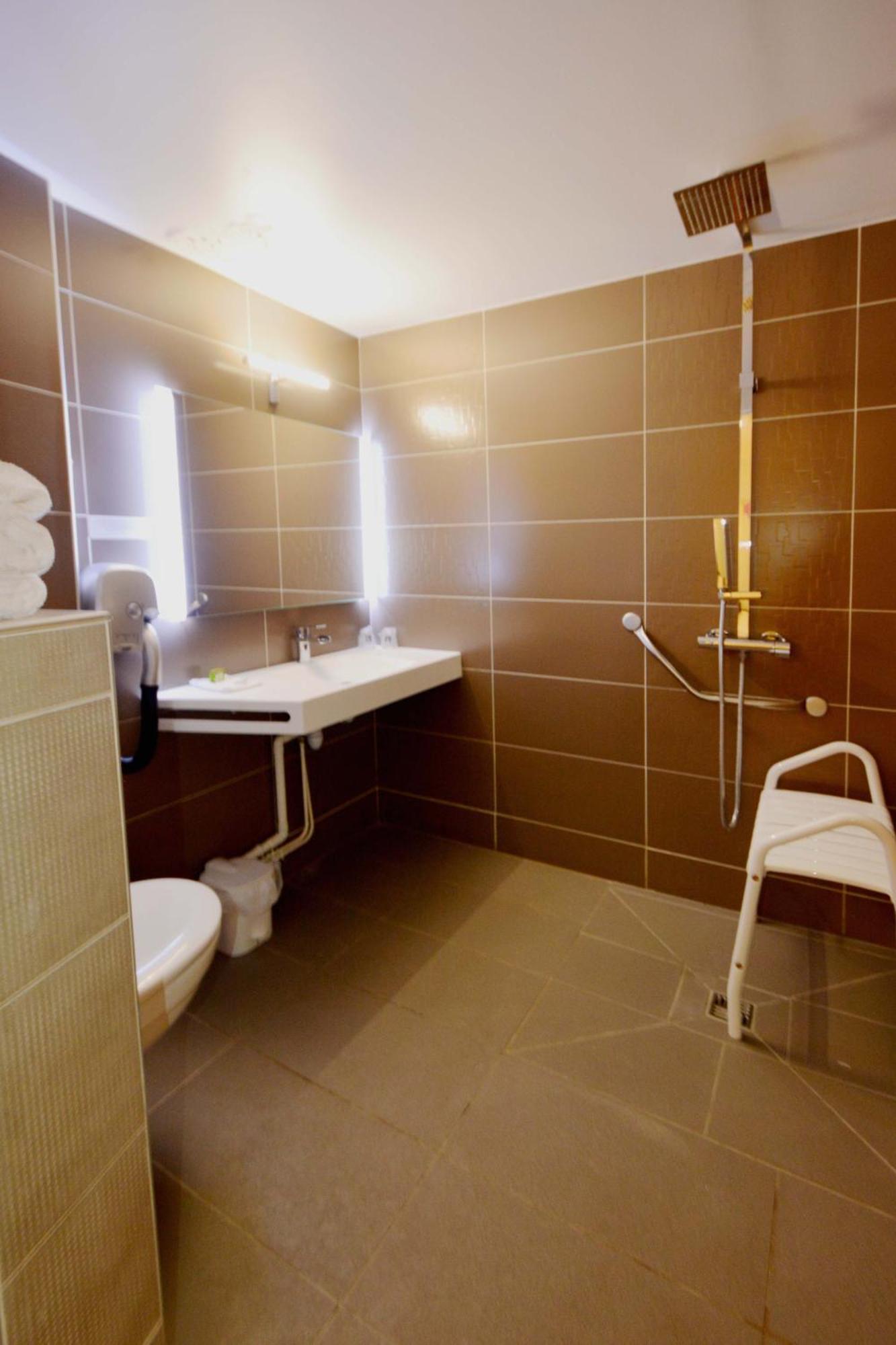 Logis - Hotel & Restaurant Des Lacs Paris Sud Viry-Châtillon Esterno foto